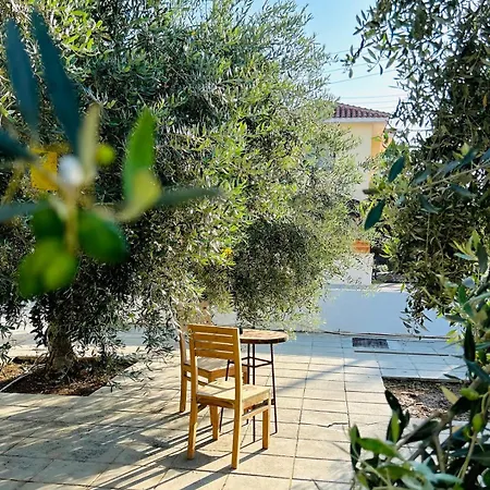 Апартаменти Teak Charm