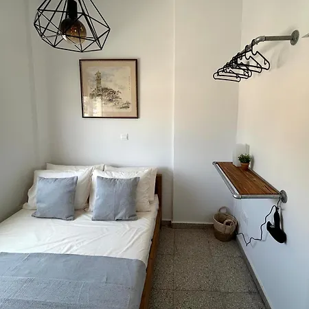 Teak Charm Апартаменти Ларнака