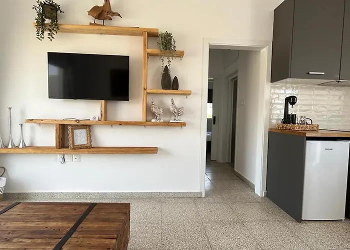 Teak Charm 2-br Apartment *