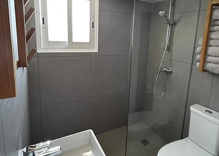 Teak Charm 2-br * לרנקה