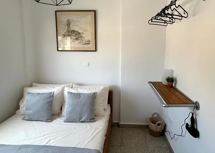 Teak Charm 2-br Apartment Larnaka