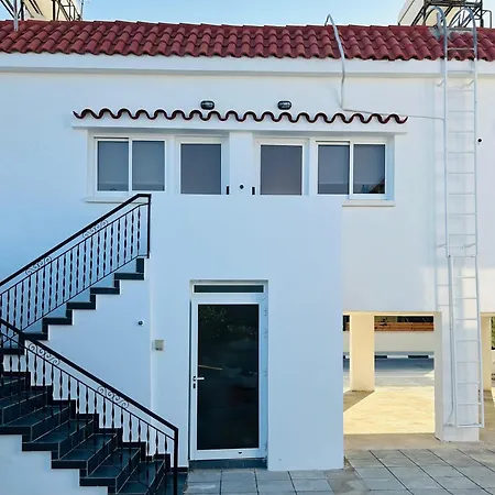Teak Charm 2-br Apartament *